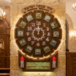 שעון מפואר משולב שבטים מעץ מהגוני מואר בלדים